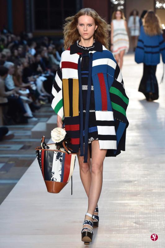 Sonia Rykiel形廓自由,有大气风范。(法新社) Sonia Rykiel形廓自由,有大气风范。(法新社)