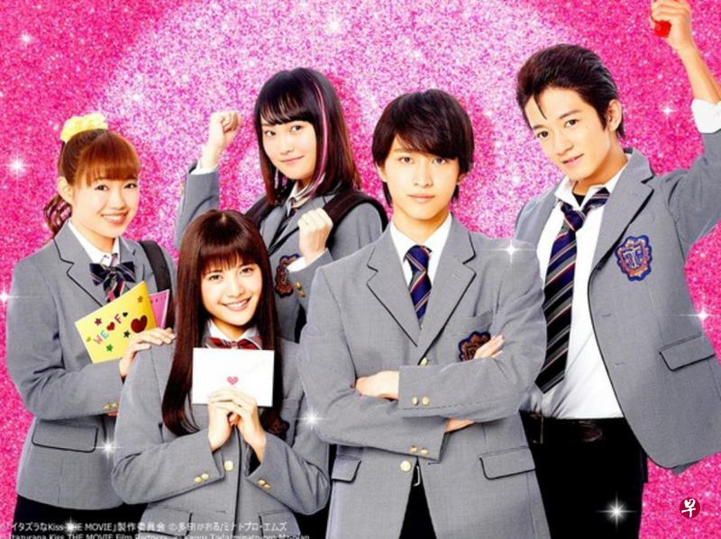 新一代“直树”佐藤宽太(前排右)长相帅气,还有181公分高挑身材。(网络图) 新一代“直树”佐藤宽太(前排右)长相帅气,还有181公分高挑身材。(网络图)