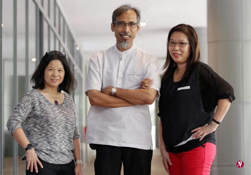 至今有超过5万多名国人从“未来技能职业中途加强津贴”受惠,包括财务执行员李仁满(左起)、高级技师楚其菲以及零售主管卢华梅。(海峡时报) 至今有超过5万多名国人从“未来技能职业中途加强津贴”受惠,包括财务执行员李仁满(左起)、高级技师楚其菲以及零售主管卢华梅。(海峡时报)