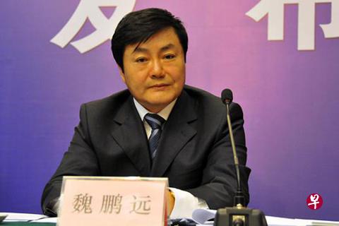 家里私藏2亿人民币现金，烧坏办案人员四台点钞机的中国国家能源局煤炭司原副司长魏鹏远，今天被判处终身监禁。（互联网）