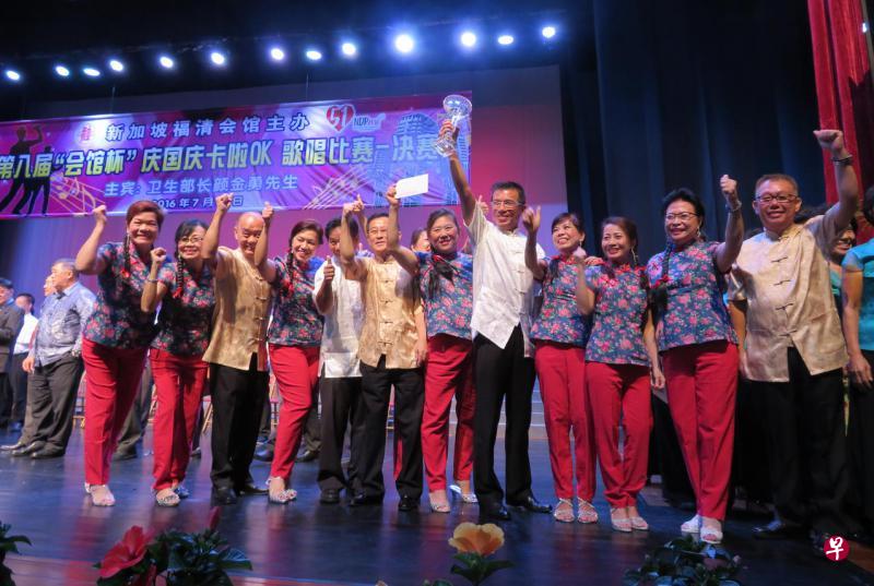 茶阳(大埔)会馆客韵团去年7月夺得“第八届福清会馆庆国庆会馆杯歌唱比赛”合唱组冠军。(受访者提供) 茶阳(大埔)会馆客韵团去年7月夺得“第八届福清会馆庆国庆会馆杯歌唱比赛”合唱组冠军。(受访者提供)