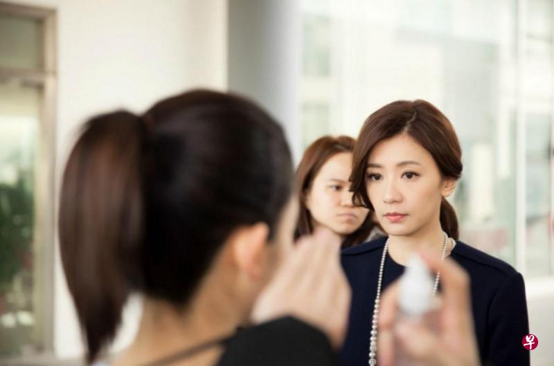 贾静雯饰演的敏娜是一个多面而复杂的悲情人物。(新电信提供) 贾静雯饰演的敏娜是一个多面而复杂的悲情人物。(新电信提供)