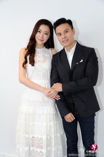 熊黛林(左)与郭可颂晒照宣布结婚。(微博图) 熊黛林(左)与郭可颂晒照宣布结婚。(微博图)
