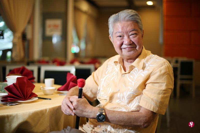 75岁的蔡澜生活得随性,觉得“人生就是吃吃喝喝”。 75岁的蔡澜生活得随性,觉得“人生就是吃吃喝喝”。