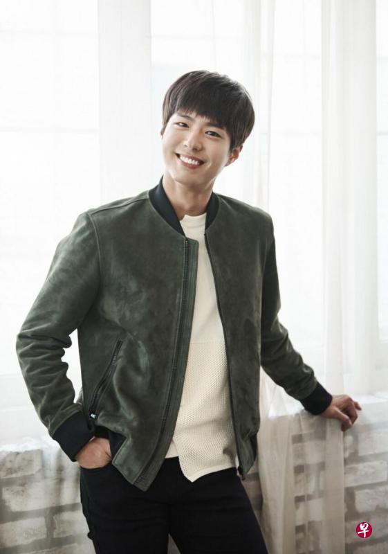 朴宝剑除了认真回答记者的电邮问题,还附上签名问候卡。 朴宝剑除了认真回答记者的电邮问题,还附上签名问候卡。