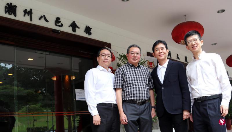 潮州八邑会馆将与国际潮籍博士联合会联办“第四届国际潮籍博士论坛”。左起为潮州八邑会馆副会长林雍杰、国际潮籍博士联合会主席陈幼南、潮州八邑会馆会长郭明忠及论坛协调人李海洲。(严宣融摄) 潮州八邑会馆将与国际潮籍博士联合会联办“第四届国际潮籍博士论坛”。左起为潮州八邑会馆副会长林雍杰、国际潮籍博士联合会主席陈幼南、潮州八邑会馆会长郭明忠及论坛协调人李海洲。(严宣融摄)