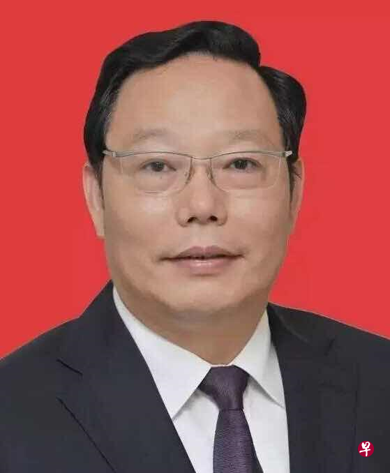 中共江苏省苏州市委常委徐惠民,今起正式出任苏州工业园区党工委书记(图片:苏州工业园区微信公众号) 中共江苏省苏州市委常委徐惠民,今起正式出任苏州工业园区党工委书记(图片:苏州工业园区微信公众号)