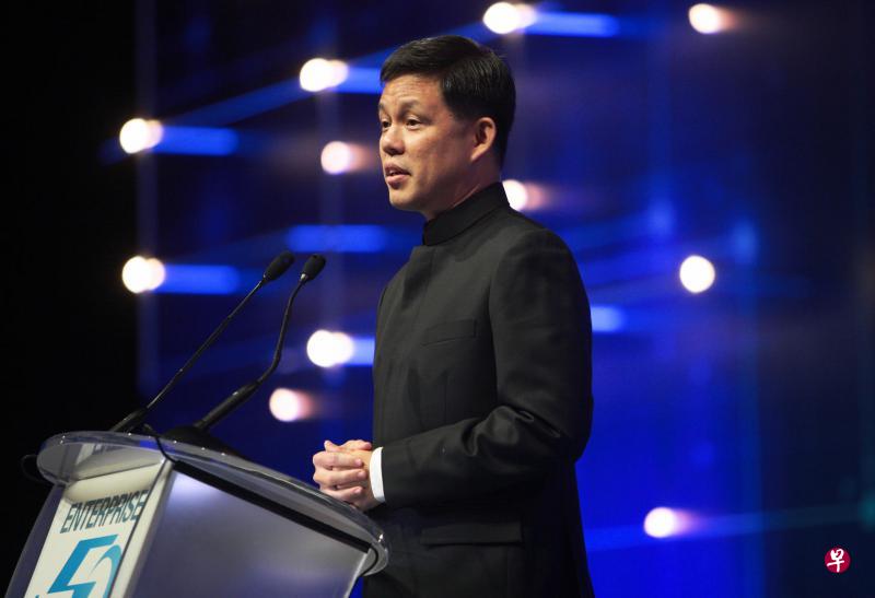 总理公署部长陈振声透露,未来经济委员会明年发表的报告的主题之一,是探讨如何加强与世界的联通,超越我国在地理和资源方面的局限,开拓更广阔的市场。(商业时报) 总理公署部长陈振声透露,未来经济委员会明年发表的报告的主题之一,是探讨如何加强与世界的联通,超越我国在地理和资源方面的局限,开拓更广阔的市场。(商业时报)