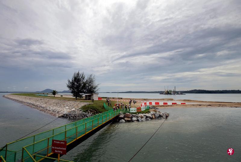 德光岛西北端海域将采用全新的方式填海造地,新方法借鉴自荷兰,通过建设显著高于海平面的海堤,开拓围海而建的土地。 德光岛西北端海域将采用全新的方式填海造地,新方法借鉴自荷兰,通过建设显著高于海平面的海堤,开拓围海而建的土地。