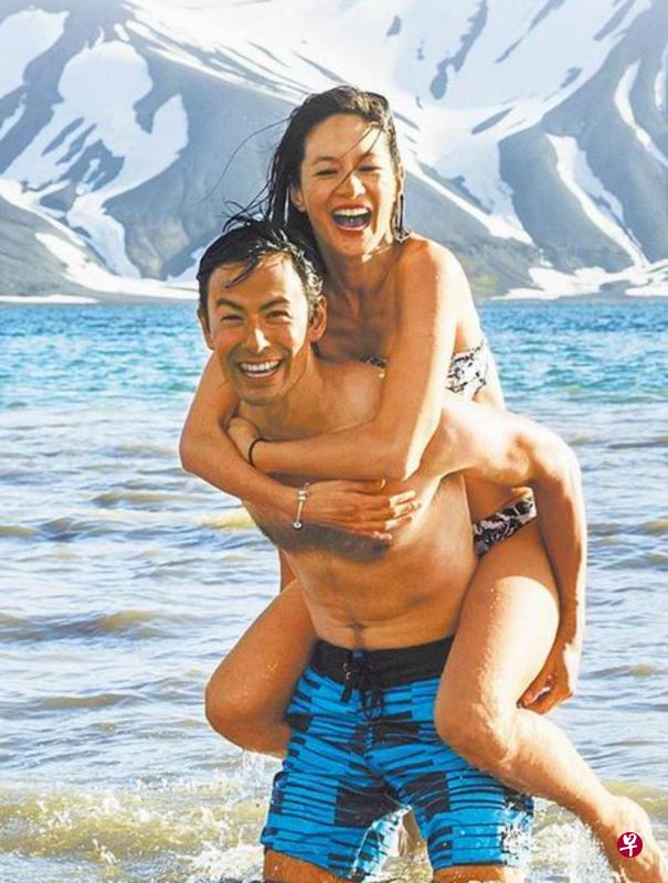 谢怡芬(后)和吴宇卫到南极结婚源自一句玩笑话。(网络图) 谢怡芬(后)和吴宇卫到南极结婚源自一句玩笑话。(网络图)