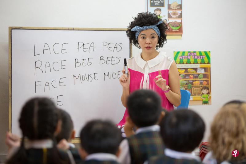 片中“露露”靠自己的努力闯出事业,永不妥协,很励志。 片中“露露”靠自己的努力闯出事业,永不妥协,很励志。