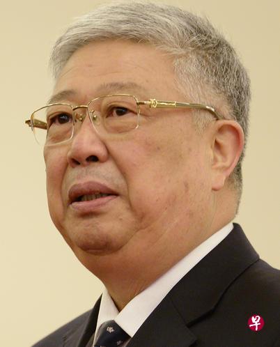 被传卷入福利彩票弊案的原民政部高官(左起):部长李立国、副部长窦玉沛与纪检组组长曲淑辉。(中新社,互联网) 被传卷入福利彩票弊案的原民政部高官(左起):部长李立国、副部长窦玉沛与纪检组组长曲淑辉。(中新社,互联网)