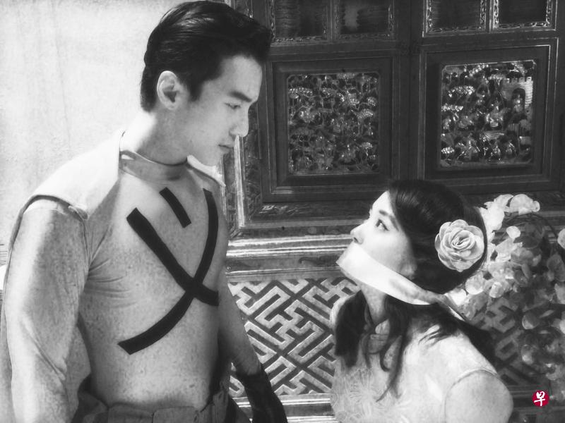 本地的邱金海、泰国Apichatpong Weerasethakul、菲律宾Brillante Mendoza、马来西亚何宇恒与印度尼西亚Joko Anwar联合制作《用眼睛发现艺术》。(新加坡国家美术馆提供) 本地的邱金海、泰国Apichatpong Weerasethakul、菲律宾Brillante Mendoza、马来西亚何宇恒与印度尼西亚Joko Anwar联合制作《用眼睛发现艺术》。(新加坡国家美术馆提供)