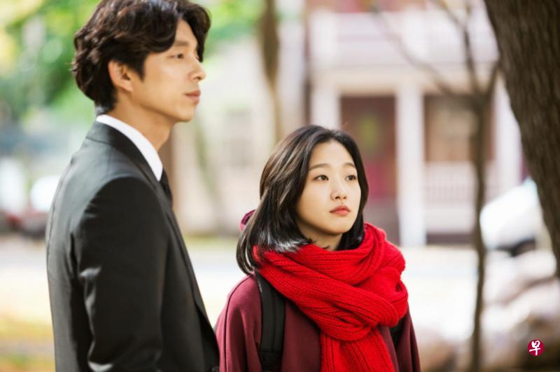 孔侑在《不死神灵》演出935岁的鬼怪,必须守护他的“人类新娘”金高恩。 孔侑在《不死神灵》演出935岁的鬼怪,必须守护他的“人类新娘”金高恩。