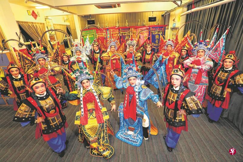 威武勇猛的八将军,是本届潮州节开幕日迎宾队的主角。(陈来福摄) 威武勇猛的八将军,是本届潮州节开幕日迎宾队的主角。(陈来福摄)