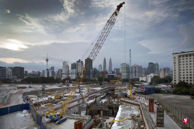 一马公司在吉隆坡发展的敦拉萨国际贸易中心建筑工程仍在进行中。(彭博社) 一马公司在吉隆坡发展的敦拉萨国际贸易中心建筑工程仍在进行中。(彭博社)