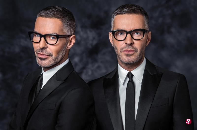 驰骋时尚界20多年的迪恩·卡登(左)和丹·卡登认为,再好的设计师双人组都难能有他们这样和谐自然的共事关系。 驰骋时尚界20多年的迪恩·卡登(左)和丹·卡登认为,再好的设计师双人组都难能有他们这样和谐自然的共事关系。