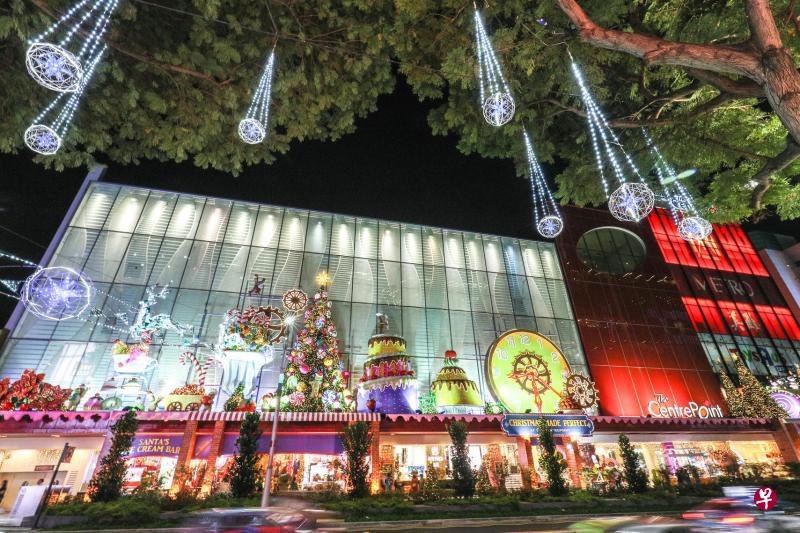 先得坊今年以钟表齿轮结合姜饼人烘焙厨房为主题，在乌节路建筑最佳装饰大赛中，赢得最多公众喜爱。（林泽锐摄）