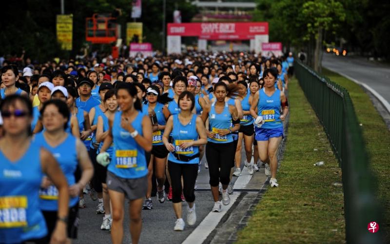 更年期女性可多做运动,帮助舒缓征状。(档案照) 更年期女性可多做运动,帮助舒缓征状。(档案照)