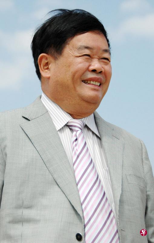 福建知名企业家曹德旺认为,美国重振制造业的困难在于劳动力,年轻人多涌向华尔街或硅谷,其美国工厂的工人年龄偏大。(档案照片) 福建知名企业家曹德旺认为,美国重振制造业的困难在于劳动力,年轻人多涌向华尔街或硅谷,其美国工厂的工人年龄偏大。(档案照片)