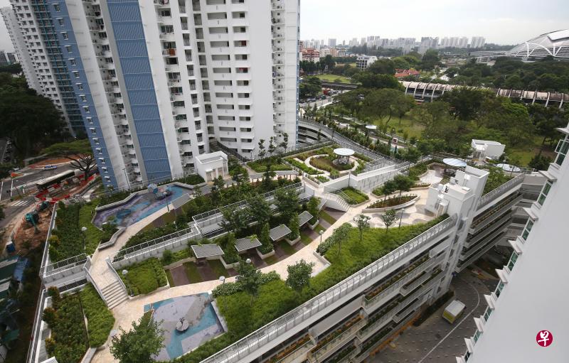 Kallang Trivista的空中花园巧妙运用多层次的设计让整个花园被绿意环绕,同时也设有休闲空间和社区花园。(陈斌勤摄) Kallang Trivista的空中花园巧妙运用多层次的设计让整个花园被绿意环绕,同时也设有休闲空间和社区花园。(陈斌勤摄)