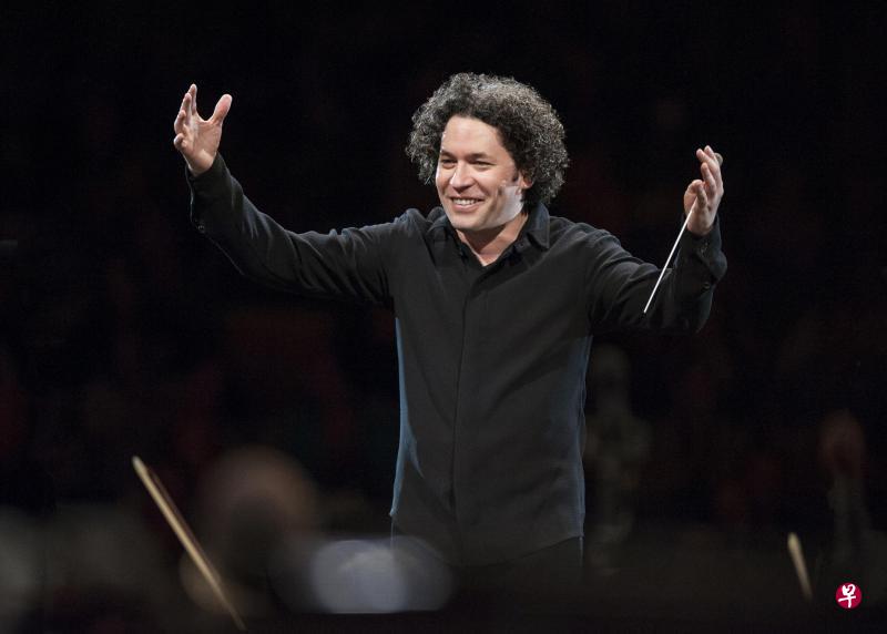 古典乐坛巨星杜达梅尔将来新指挥新加坡交响乐团演出。(新加坡交响乐团提供) 古典乐坛巨星杜达梅尔将来新指挥新加坡交响乐团演出。(新加坡交响乐团提供)