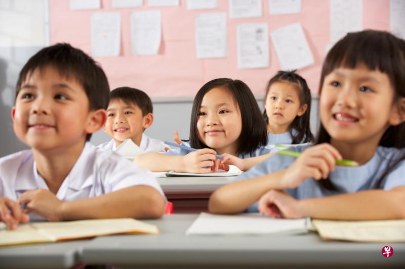 开始上小学的小朋友中,有一些对小学生活充满期待,觉得自己长大了。(iStock图片) 开始上小学的小朋友中,有一些对小学生活充满期待,觉得自己长大了。(iStock图片)