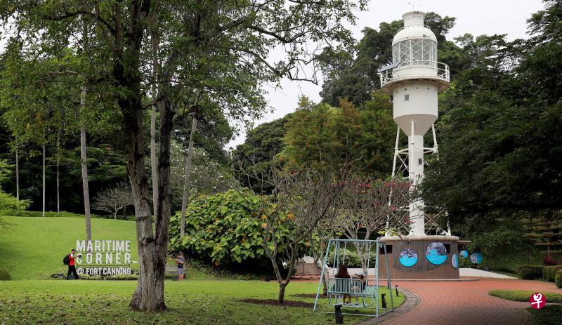 除了提供详尽的导览资讯,介绍福康宁公园内的各个地标,业者也希望公园内设立更多设施,例如让访客歇脚的长凳。(林泽锐摄) 除了提供详尽的导览资讯,介绍福康宁公园内的各个地标,业者也希望公园内设立更多设施,例如让访客歇脚的长凳。(林泽锐摄)