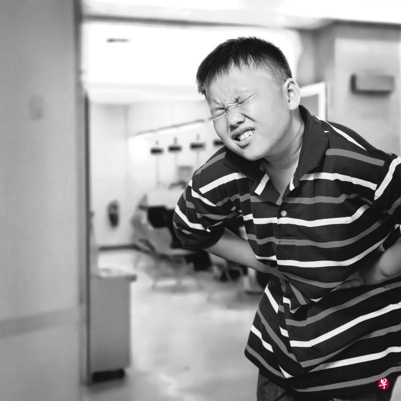 只要是粪便成条状,不是粘稠或水质,都无需过虑。如果腹泻就必须马上求医。(iStock图片) 只要是粪便成条状,不是粘稠或水质,都无需过虑。如果腹泻就必须马上求医。(iStock图片)