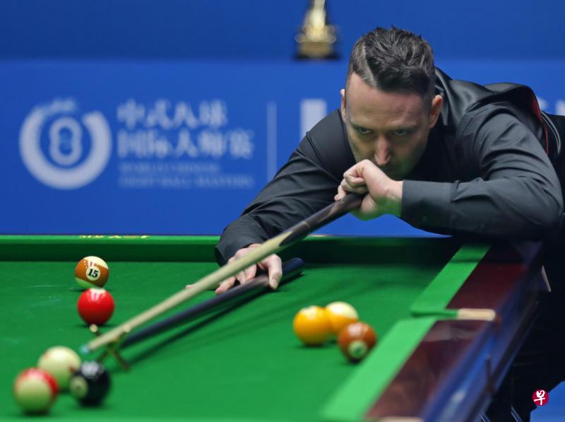 波茨几年前将自己的职业战场转到中国,苦练中式八球。(新华社) 波茨几年前将自己的职业战场转到中国,苦练中式八球。(新华社)