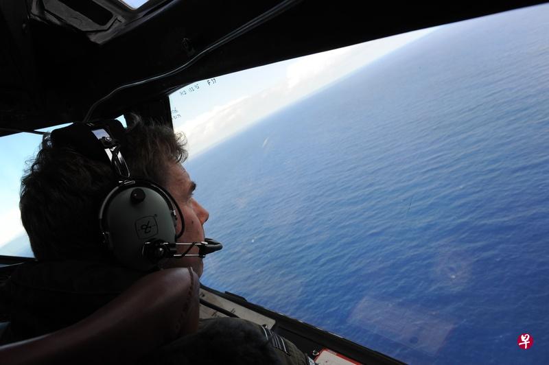 马来西亚、中国与澳洲宣布马航MH370航班的搜索工作即日起暂停。图为一架新西兰军机参与2014年4月13日的搜索行动。(法新社) 马来西亚、中国与澳洲宣布马航MH370航班的搜索工作即日起暂停。图为一架新西兰军机参与2014年4月13日的搜索行动。(法新社)