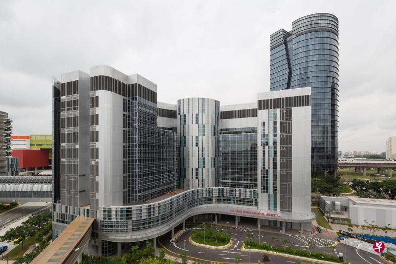 在整合计划下,规模较小的裕廊保健集团将并入国大医学组织,形成西部区域医疗系统。图为裕廊保健集团属下黄廷方综合医院。(档案照) 在整合计划下,规模较小的裕廊保健集团将并入国大医学组织,形成西部区域医疗系统。图为裕廊保健集团属下黄廷方综合医院。(档案照)