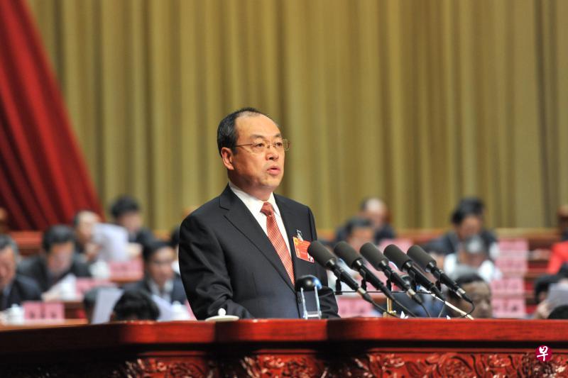 新任云南省长阮成发曾在中共总书记习近平2013年考察湖北时获得机会近距离陪同。(中新社) 新任云南省长阮成发曾在中共总书记习近平2013年考察湖北时获得机会近距离陪同。(中新社)