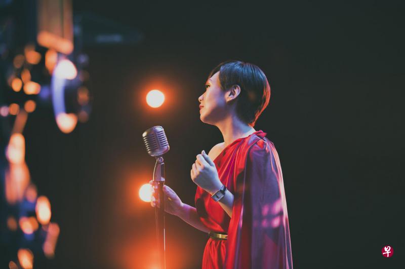 陈洁仪为《吃饱没?2》演唱主题曲《指引》。(Tribal Worldwide Singapore提供) 陈洁仪为《吃饱没?2》演唱主题曲《指引》。(Tribal Worldwide Singapore提供)