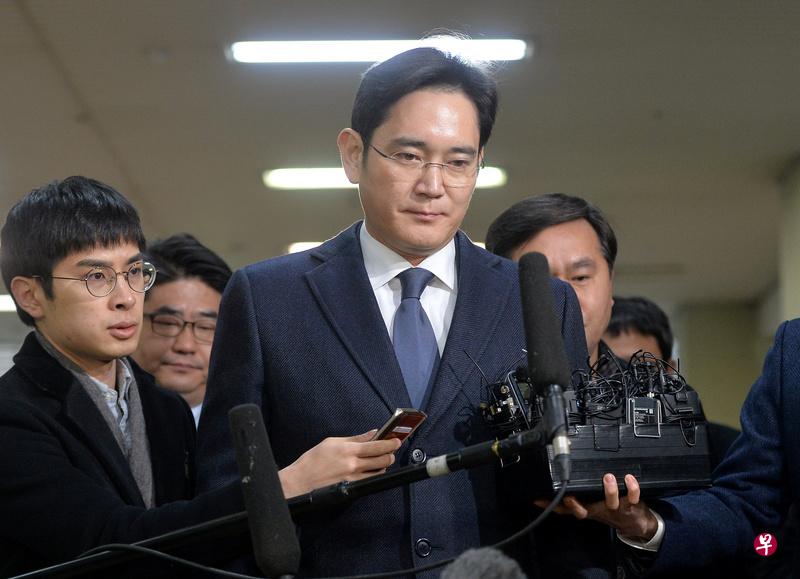 李在镕是首个被批捕的三星掌门人。(路透社) 李在镕是首个被批捕的三星掌门人。(路透社)