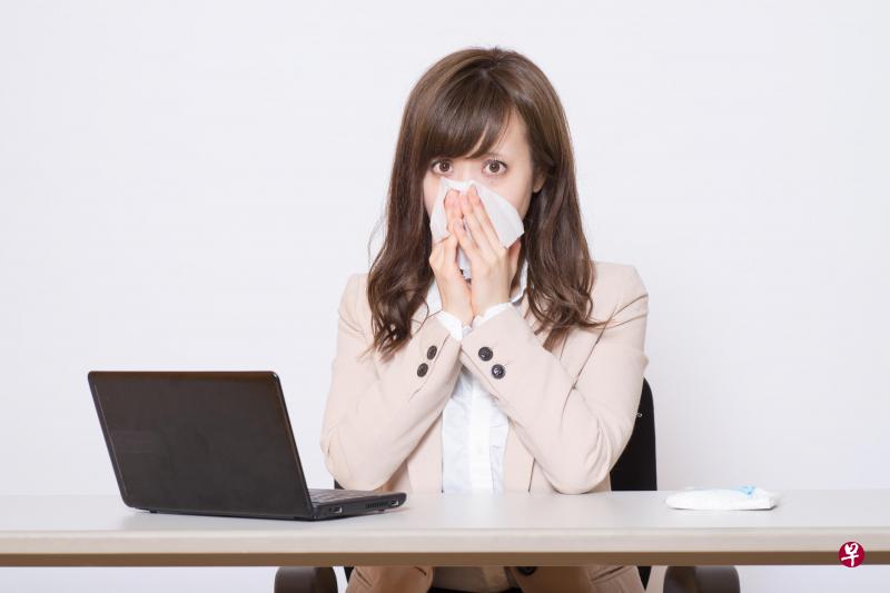 现代人面对环境污染、生活压力,加上运动不够、药物的滥用等而造成自身免疫力下降,导致感冒发病周期越来越短,康复时间越来越长。(iStock图片) 现代人面对环境污染、生活压力,加上运动不够、药物的滥用等而造成自身免疫力下降,导致感冒发病周期越来越短,康复时间越来越长。(iStock图片)
