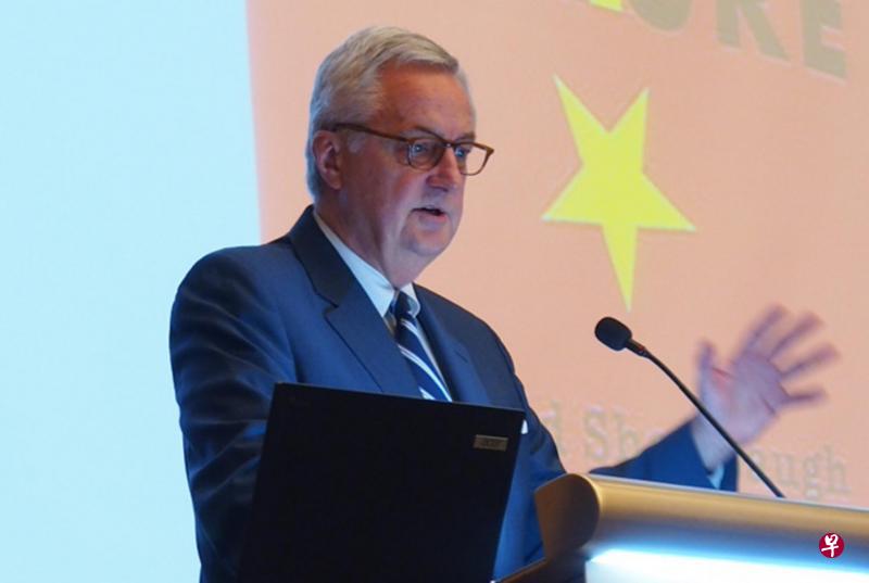 美国乔治华盛顿大学的中国专家沈大伟教授认为,中国并不处于崩溃的边缘,但是却可能陷入了漫长的衰退阶段。 美国乔治华盛顿大学的中国专家沈大伟教授认为,中国并不处于崩溃的边缘,但是却可能陷入了漫长的衰退阶段。