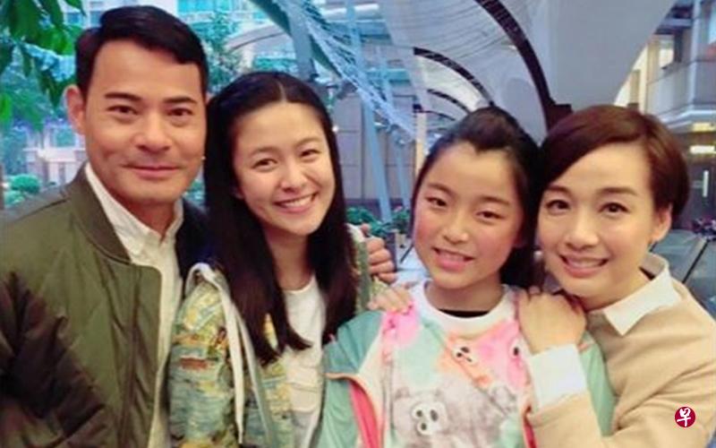 黄智贤(左起)、江嘉敏、熊子逸和江美仪在《亲》剧中是一家人。 黄智贤(左起)、江嘉敏、熊子逸和江美仪在《亲》剧中是一家人。