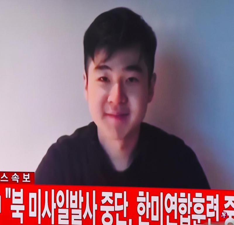 金正男长子金韩松首次在视频中亮相,并说他现在与母亲和妹妹在一起。(法新社) 金正男长子金韩松首次在视频中亮相,并说他现在与母亲和妹妹在一起。(法新社)