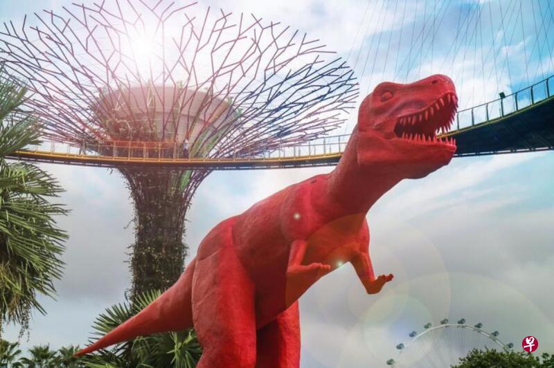 为配合滨海湾花园儿童节,擎天树丛间将出现11只等比例还原的恐龙模型。(滨海湾花园提供) 为配合滨海湾花园儿童节,擎天树丛间将出现11只等比例还原的恐龙模型。(滨海湾花园提供)