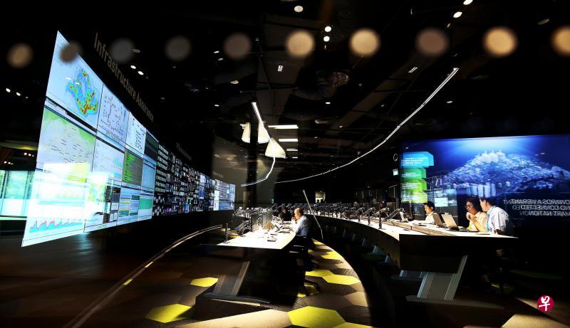 星和的创新中心“创星之城”内设有一个集有线电话、移动电话和付费电视网络监测功能于一处的网络监测中心,采集星和网络的使用数据,让公司快速掌握客户的使用状况和反馈。(陈斌勤摄) 星和的创新中心“创星之城”内设有一个集有线电话、移动电话和付费电视网络监测功能于一处的网络监测中心,采集星和网络的使用数据,让公司快速掌握客户的使用状况和反馈。(陈斌勤摄)