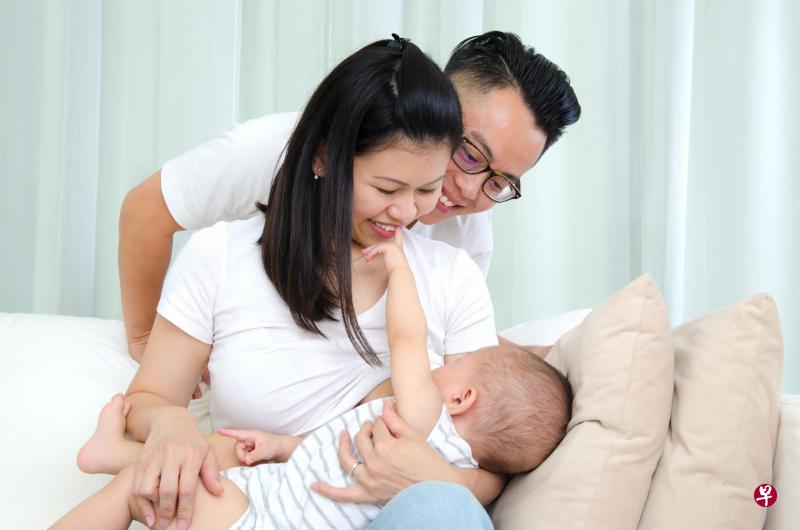 正确的哺乳方式，让宝宝营养充足，母亲也能愉快哺乳。（iStock图片）