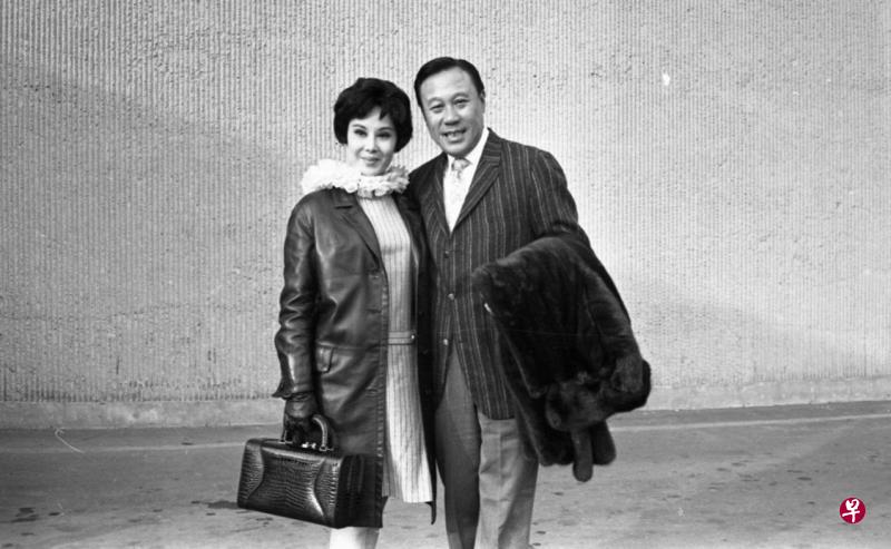 李丽华早在17岁就认识严俊,但十几年后两人才结婚。 李丽华早在17岁就认识严俊,但十几年后两人才结婚。