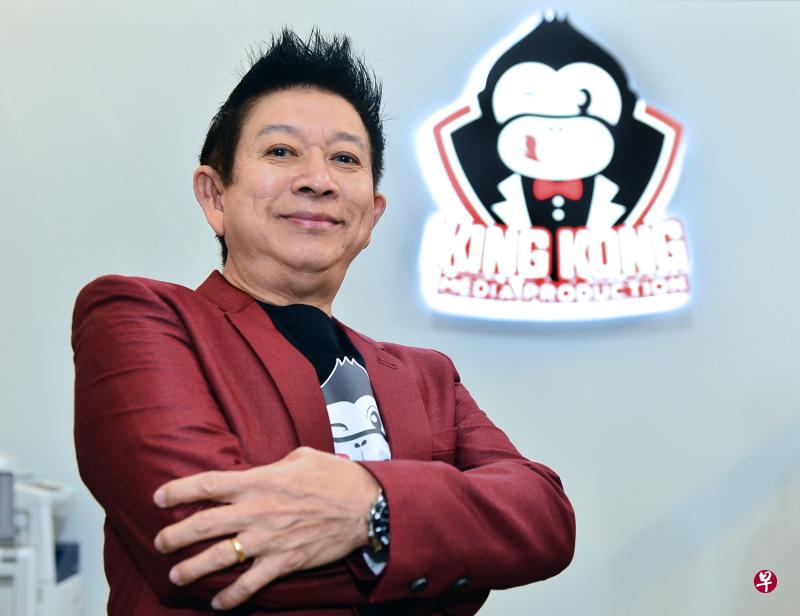 “Lion King”辉哥与恩师梁志强再度于电视上搞笑。
