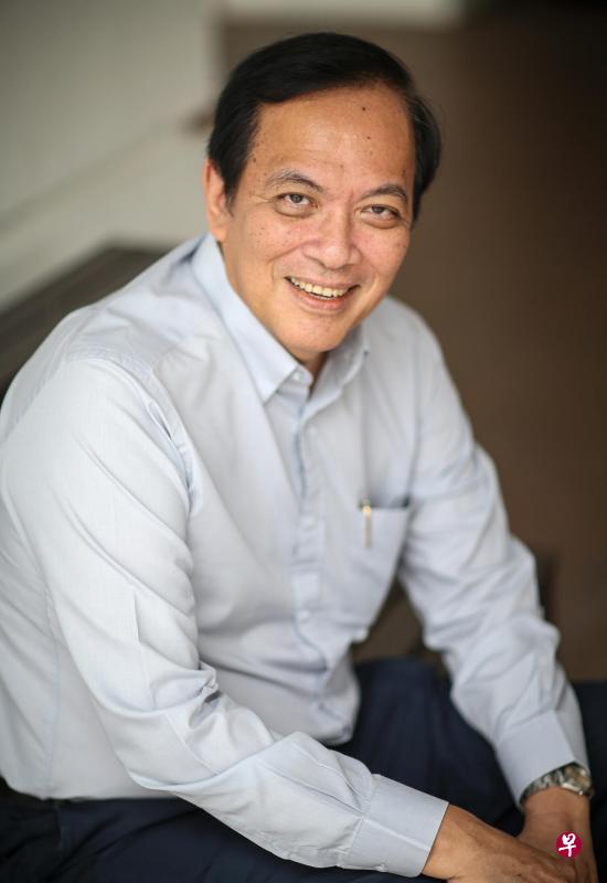 重新投入工作的张有福脸色红润,访谈间不时开怀大笑,不失幽默本色。 重新投入工作的张有福脸色红润,访谈间不时开怀大笑,不失幽默本色。