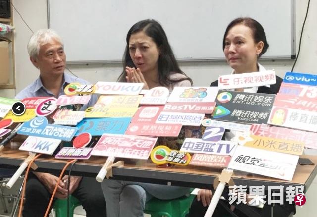 吴绮莉在记者会忍不住泪崩。(香港苹果日报图) 吴绮莉在记者会忍不住泪崩。(香港苹果日报图)