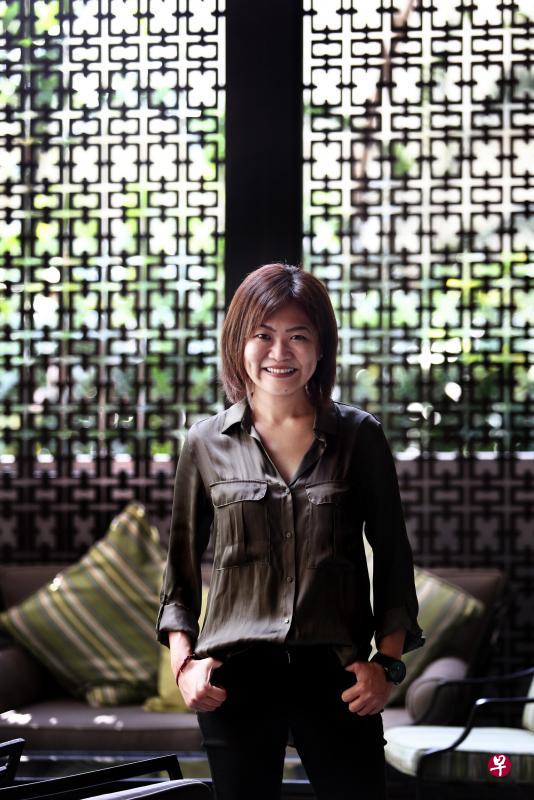 郑嘉贝丽虽然回到新加坡,心里还是惦记着身处水深火热的难民。(陈渊庄摄影) 郑嘉贝丽虽然回到新加坡,心里还是惦记着身处水深火热的难民。(陈渊庄摄影)