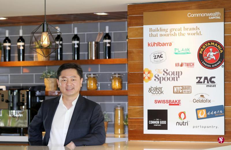 联邦资本董事经理关国忠强调,对于所收购的餐饮品牌,他不求在一买一卖间赚钱,而是希望把品牌带到国际舞台。(林国明摄) 联邦资本董事经理关国忠强调,对于所收购的餐饮品牌,他不求在一买一卖间赚钱,而是希望把品牌带到国际舞台。(林国明摄)