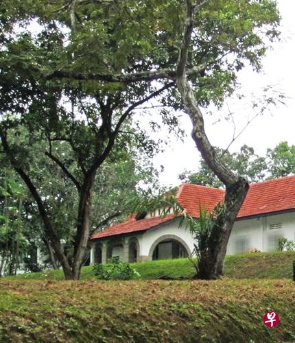 去年爱士特女皇园(Queen Astrid Park)一栋优质洋房以4450万元成交,买家是吴清亮家族成员之一。吴清亮是本地富豪,身家估计76亿元。(档案照片) 去年爱士特女皇园(Queen Astrid Park)一栋优质洋房以4450万元成交,买家是吴清亮家族成员之一。吴清亮是本地富豪,身家估计76亿元。(档案照片)
