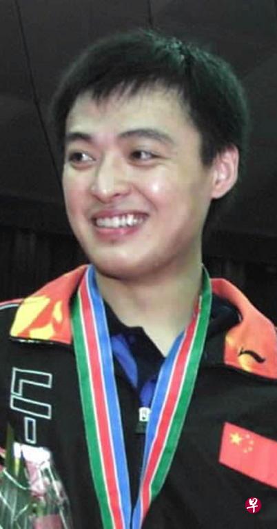 中国乒乓前国手秦志戬曾获得1994年世界杯团体冠军和2001年世界锦标赛混双冠军,他指导新科大满贯得主马龙10多年的经历,让他成为资深教练,他也带过王励勤和许昕等奥运冠军。(新华社) 中国乒乓前国手秦志戬曾获得1994年世界杯团体冠军和2001年世界锦标赛混双冠军,他指导新科大满贯得主马龙10多年的经历,让他成为资深教练,他也带过王励勤和许昕等奥运冠军。(新华社)
